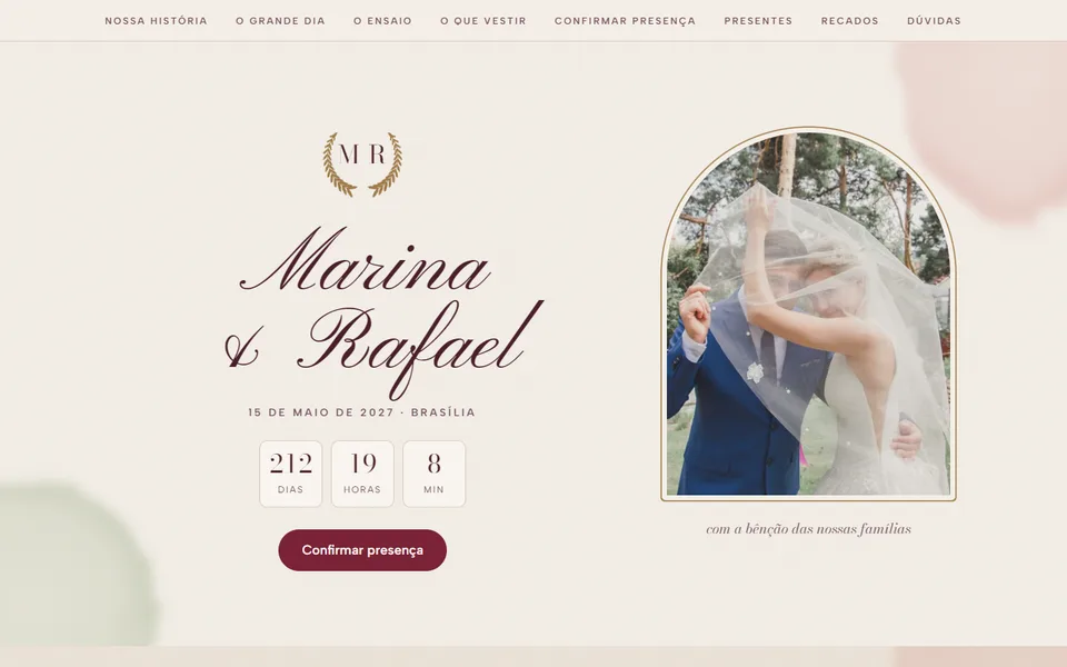 Capa do site de casamento com a foto dos noivos debaixo do véu